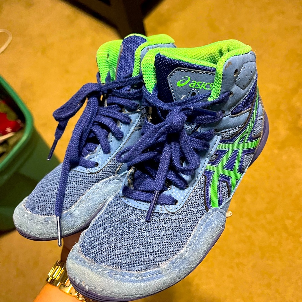 Wrestling shoes youth size 1